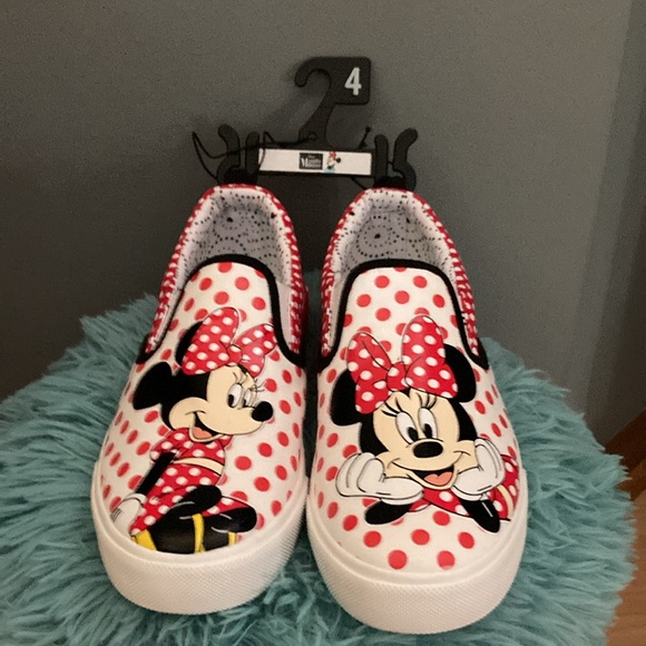 BRAND NEW GIRLS SLIP ON MINNIE MOUSE SHOES SIZE 4! NWT! SMOKE FREE HOME! - Picture 6 of 6